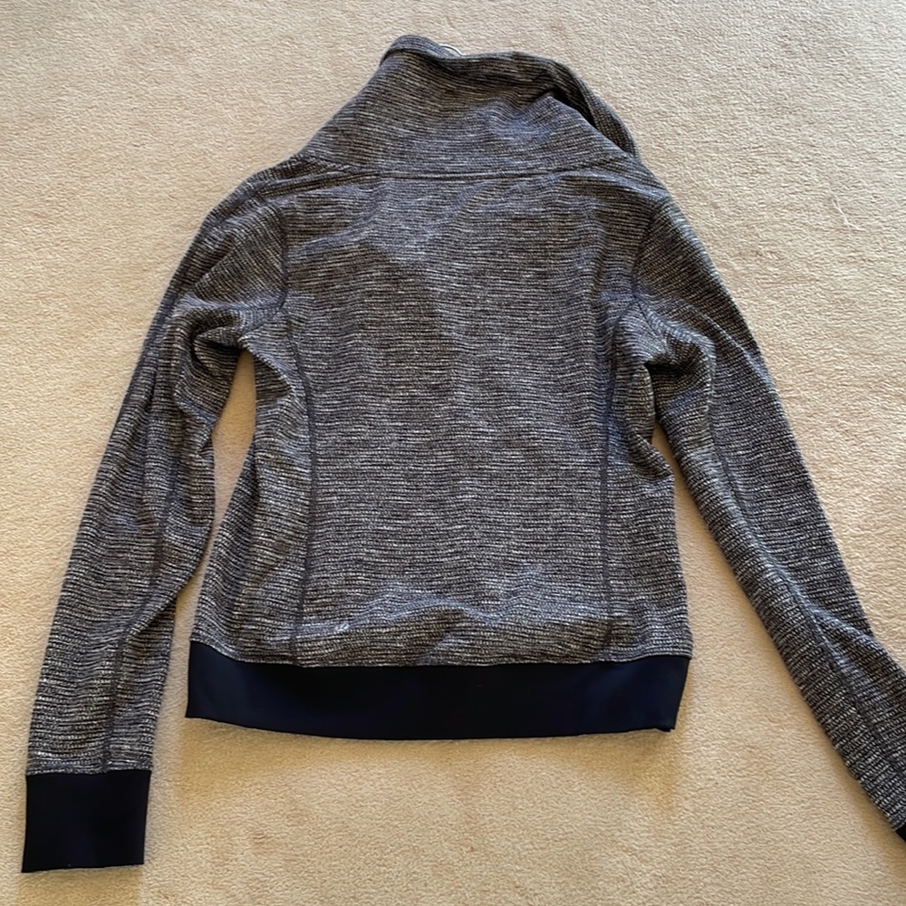 Lululemon jacket - Picture 4 of 5